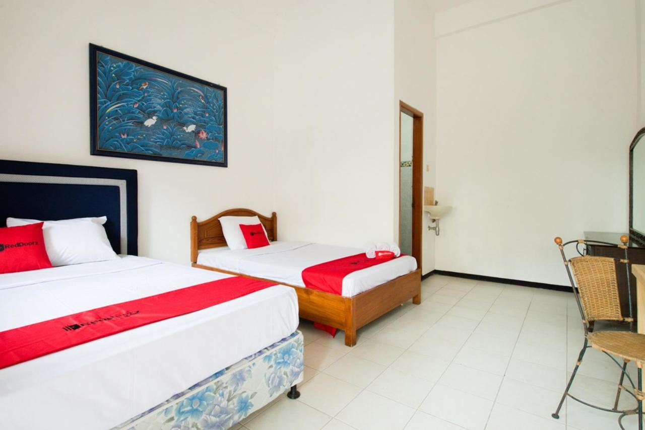 Reddoorz Syariah Near Gor Ken Arok Hotel Malang Exterior foto