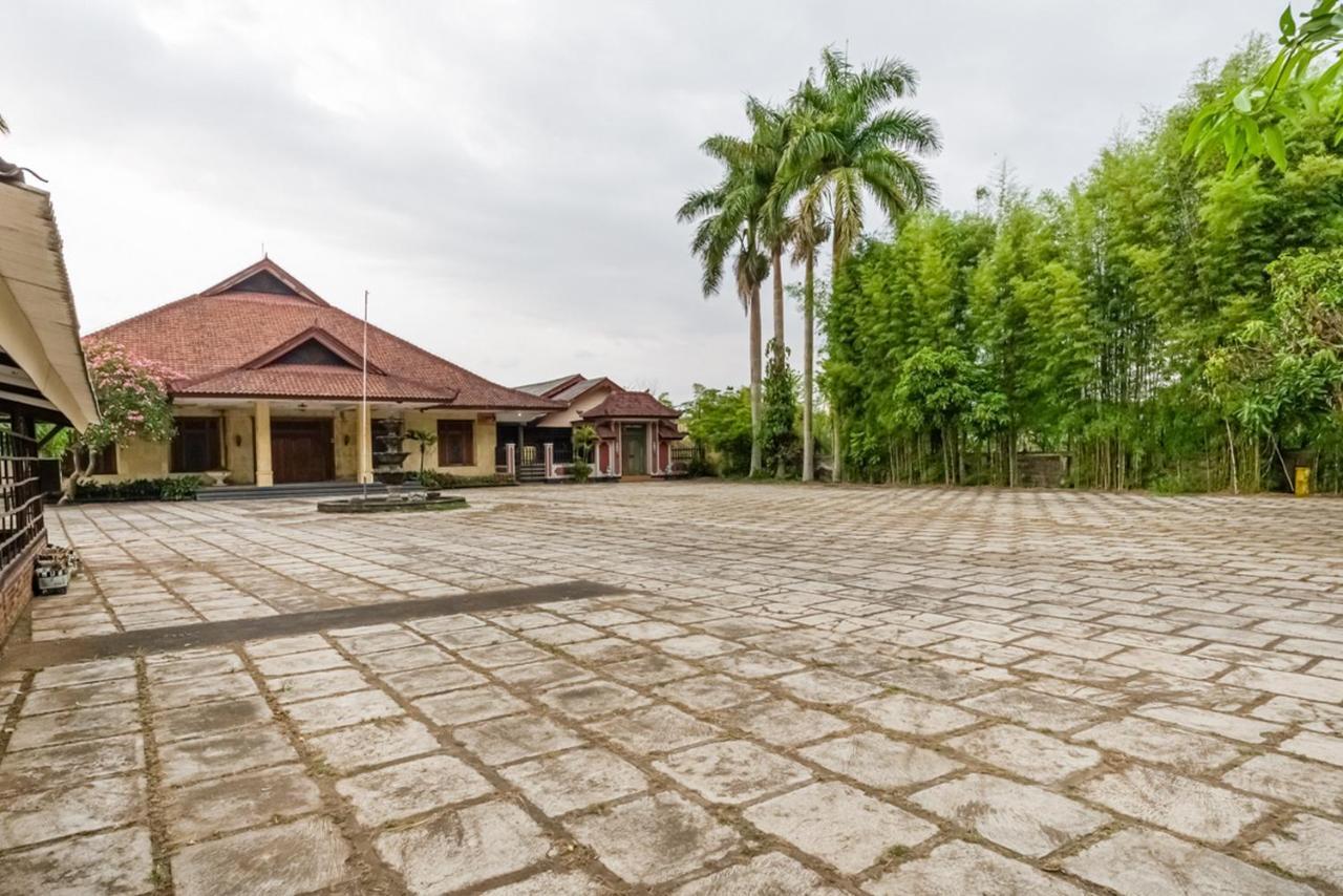 Reddoorz Syariah Near Gor Ken Arok Hotel Malang Exterior foto